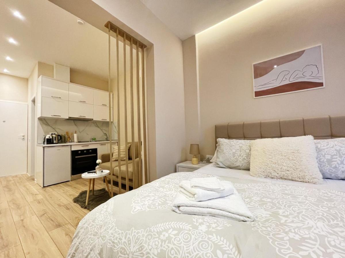 Aj Apartments, Hidden Gem In The Heart Of Тирана Экстерьер фото