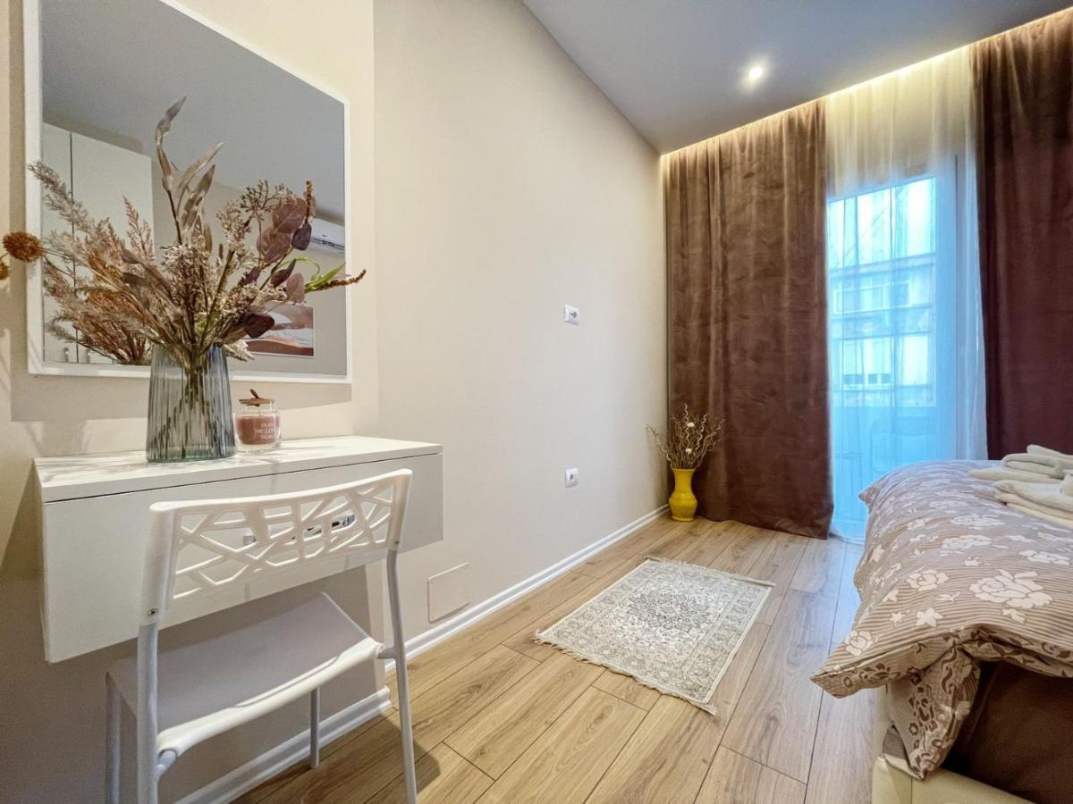 Aj Apartments, Hidden Gem In The Heart Of Тирана Экстерьер фото