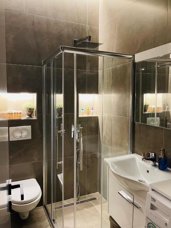 Aj Apartments, Hidden Gem In The Heart Of Тирана Экстерьер фото